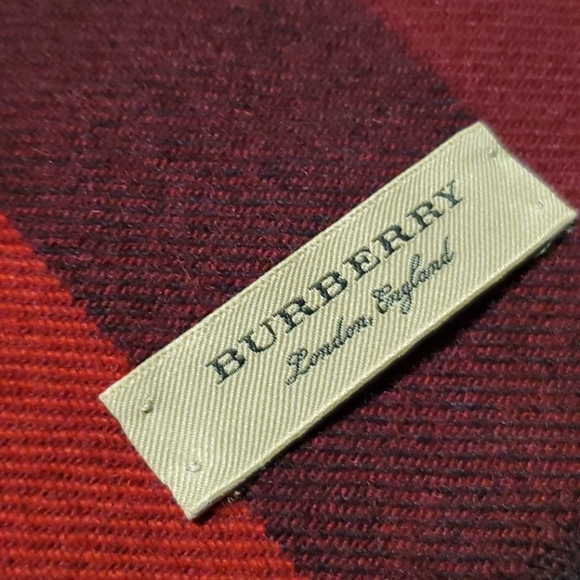 NWT Burberry - Picture 3 of 11